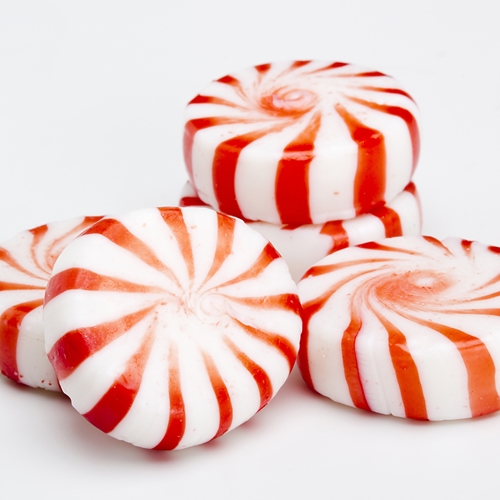 Как называется карамелька. Peppermint Candy конфеты. Полосатые конфеты круглые. Круглые конфеты. Леденец красно белый.